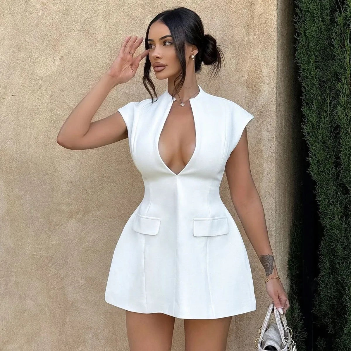 Elegant sleeveless mini dress