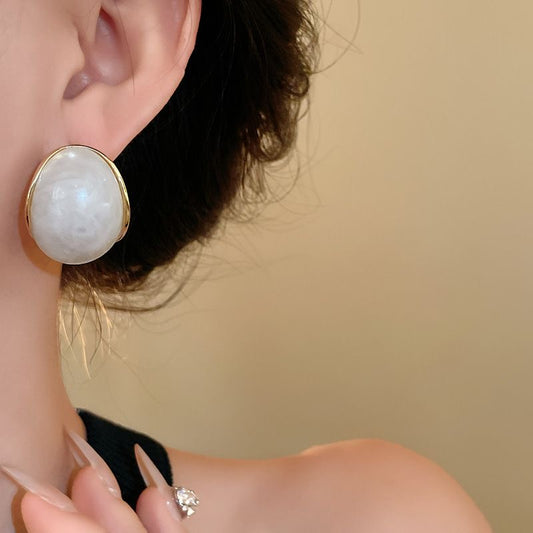 Pearl Luxe Clip Studs