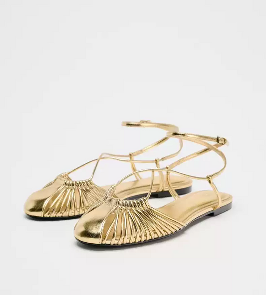 Aurelia Cage Flats